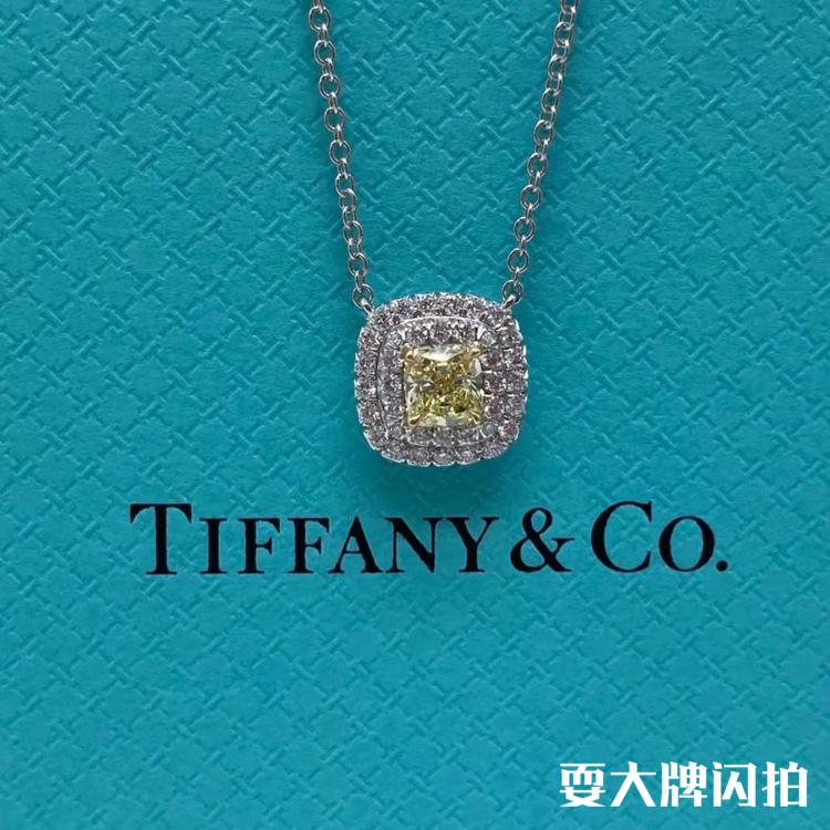 Tiffany & Co.蒂芙尼 高价款黄钻项链 Tiffany蒂芙尼高价款黄钻项链，pt950材质，上身特别显白，百搭气质幸运色，31分净度，豪钻镶嵌设计超级闪，公价4万多，这枚超值带走
